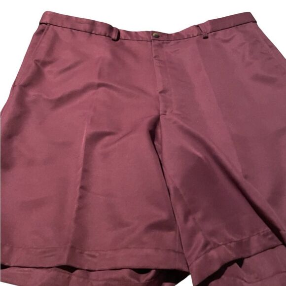 Haggar size 42 Men's Burgundy Shorts excellent condition see pics - Picture 1 of 2